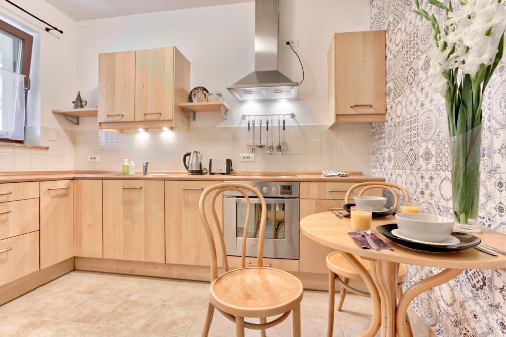 Tyzenhauz Apartments Lobzowska Street Krakow Dış mekan fotoğraf